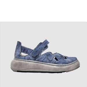 NEW KCR GROUP women's thick leather sandal in blue